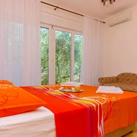 Apartment Maslina *